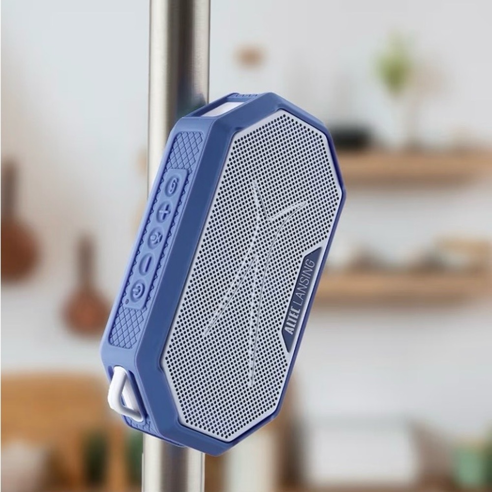 Altec Lansing HydraMini 2.0 EverythingProof Wireless Speaker.
Color/ periwinkle - Picture 2 of 4